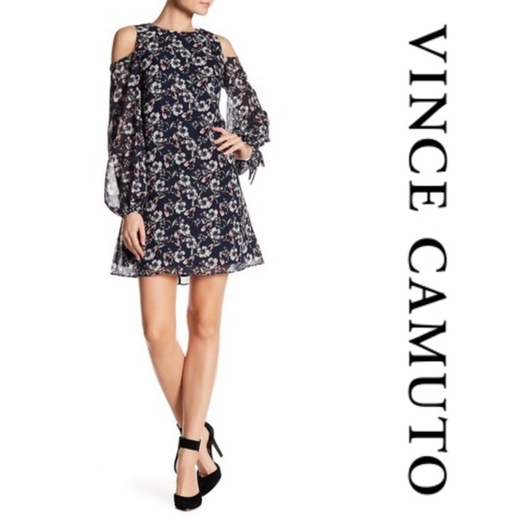 Vince Camuto Dresses & Skirts - Vince Camuto Cold Shoulder Floral Dress
